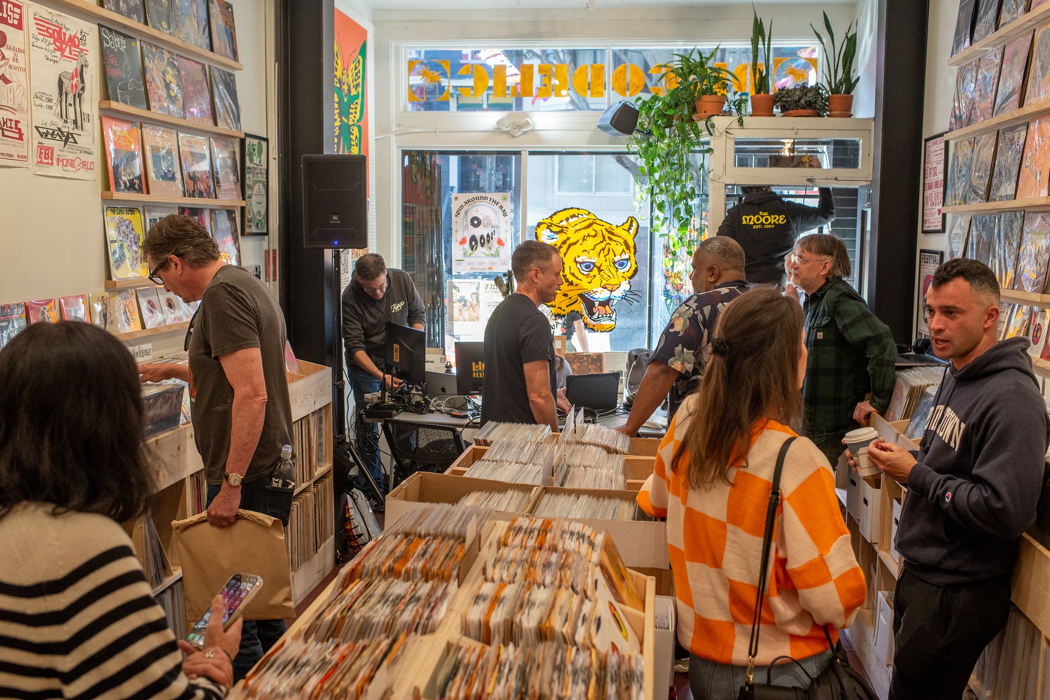 Spin Around the Bay at Discodelic Records // photo by Victoria Holt (<a href="https://www.flickr.com/photos/kexp/albums/72177720321417159/" target="_blank">view set</a>) Spin-Around-Bay-2024-cr-Victoria-Holt.jpg